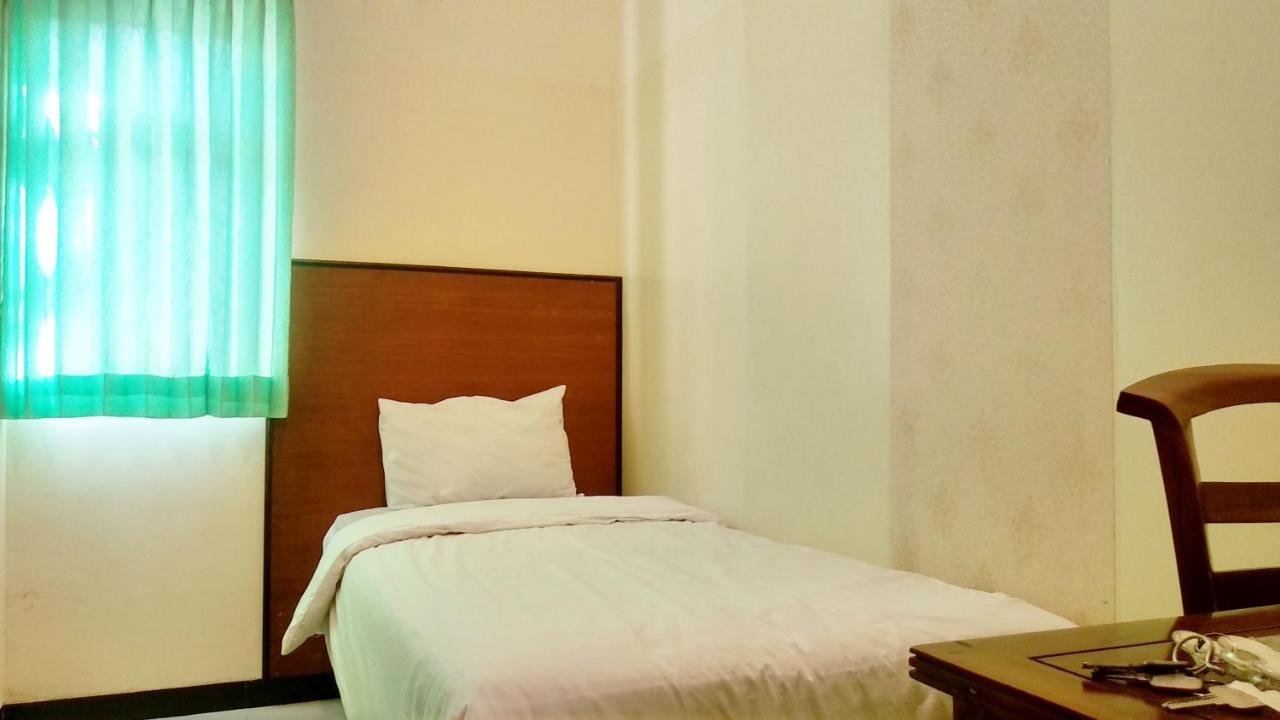 珀朗吉印达酒店 三宝垄 外观 照片